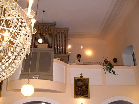 32 Noc kostelu